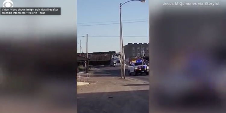 서부 텍사스에서 화물열차, 트레일러 충돌 후 탈선 … “2명 사망, 3명 부상”